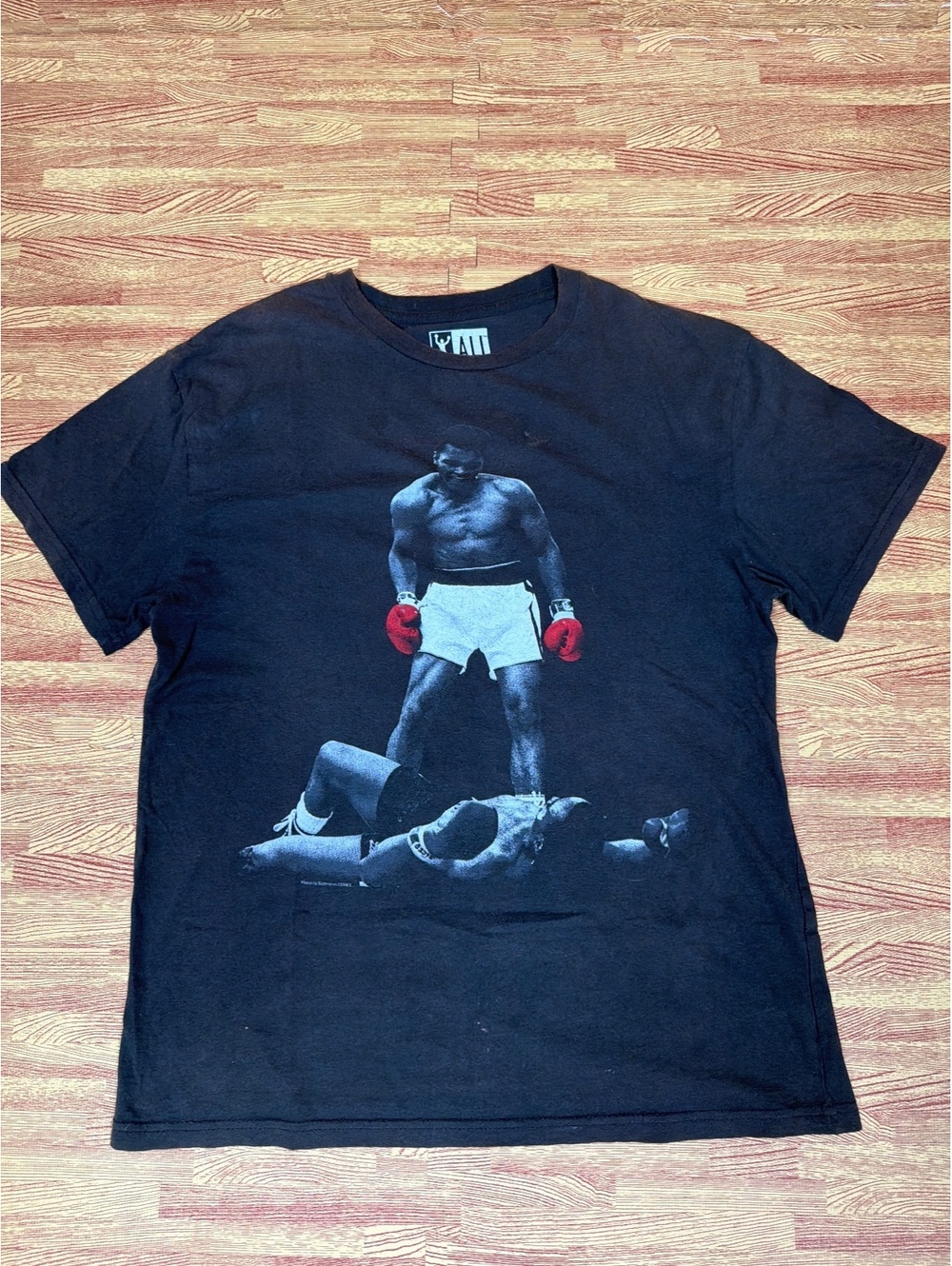 Muhammad Ali Sonny Liston Knockout Red Gloves T-Shirt Small Black